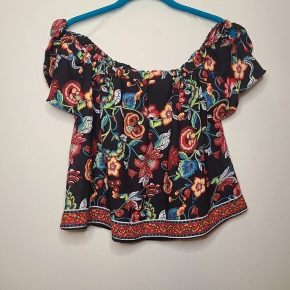 Black Bold Floral Off Shoulder Blouse (NWT) - Picture 6 of 12